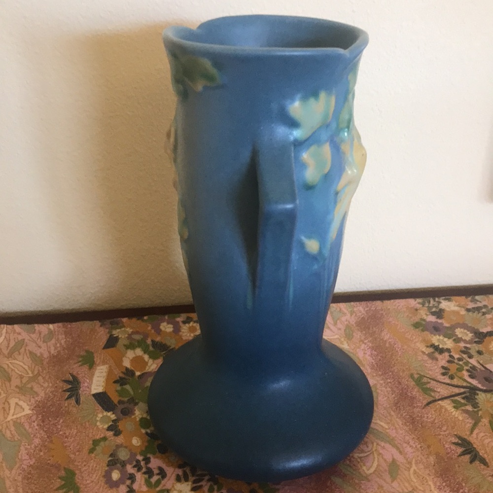 Vintage Roseville Columbine Vase, 13-6 - Picture 8 of 12